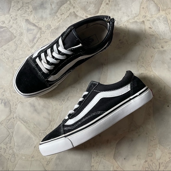 Vans Shoes - Vans Old Skool Black